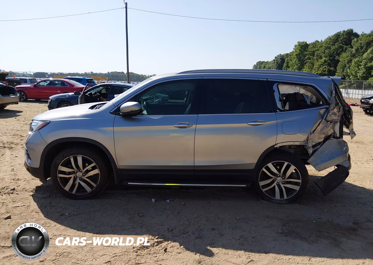 2018 Honda Pilot Touring VIN:5FNYF6H90JB056773 - 14