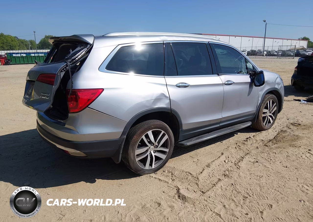 2018 Honda Pilot Touring VIN:5FNYF6H90JB056773 - 4
