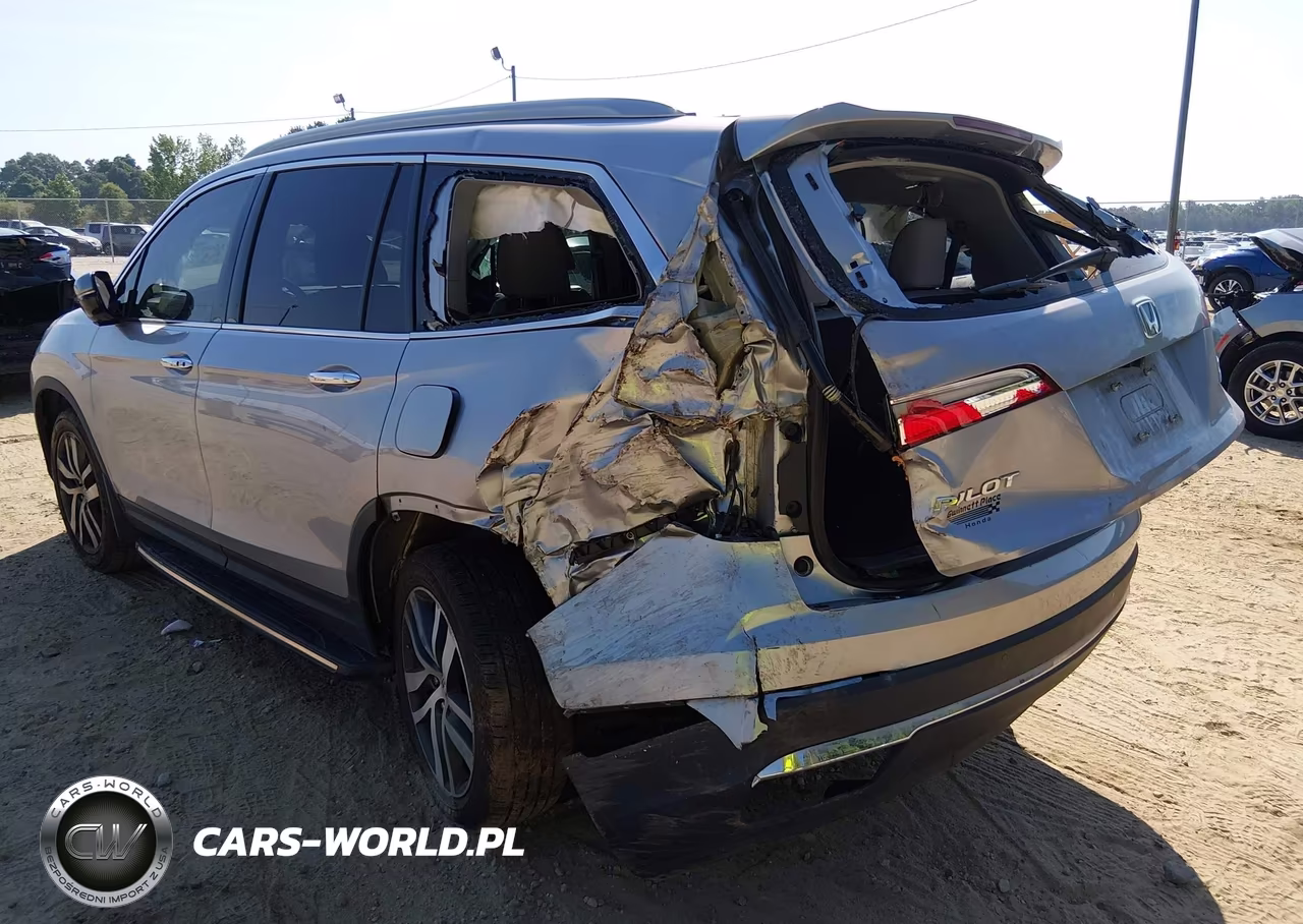2018 Honda Pilot Touring VIN:5FNYF6H90JB056773 - 6