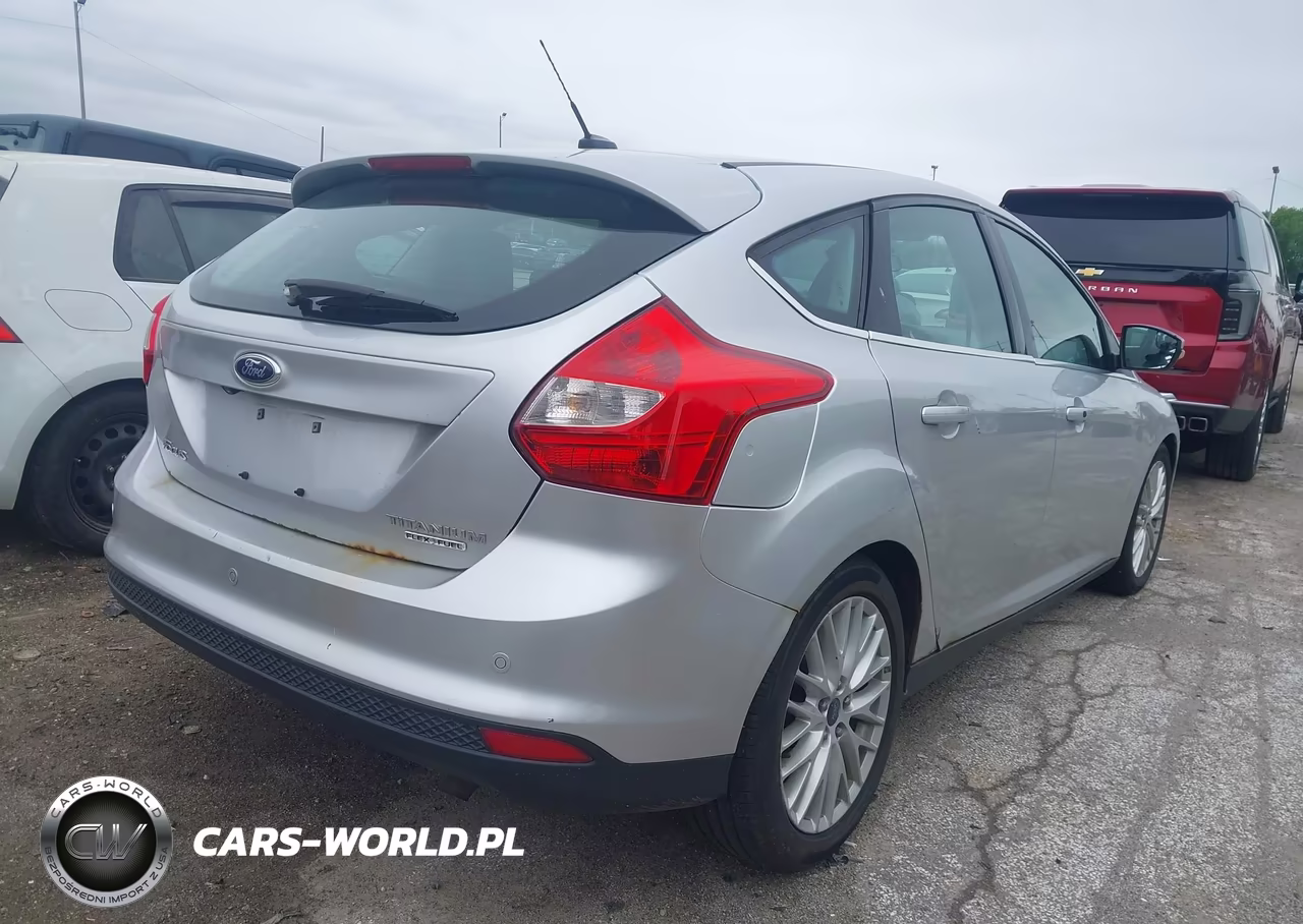 2014 Ford Focus Titanium VIN:1FADP3N22EL263272 - 4