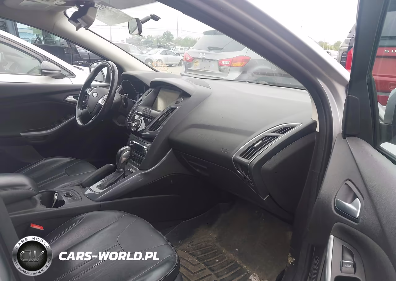 2014 Ford Focus Titanium VIN:1FADP3N22EL263272 - 5