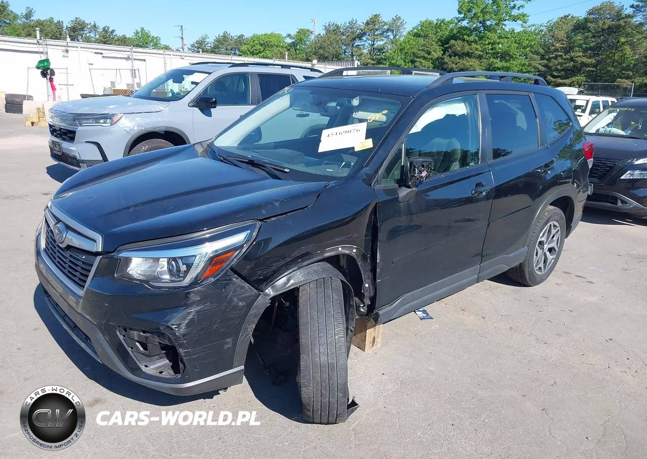 2020 Subaru Forester Premium VIN:JF2SKAGC2LH581677 - 2