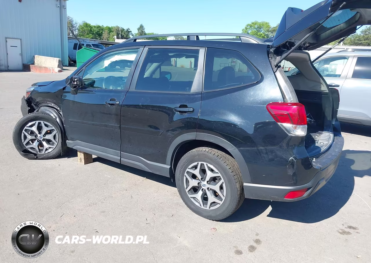 2020 Subaru Forester Premium VIN:JF2SKAGC2LH581677 - 3