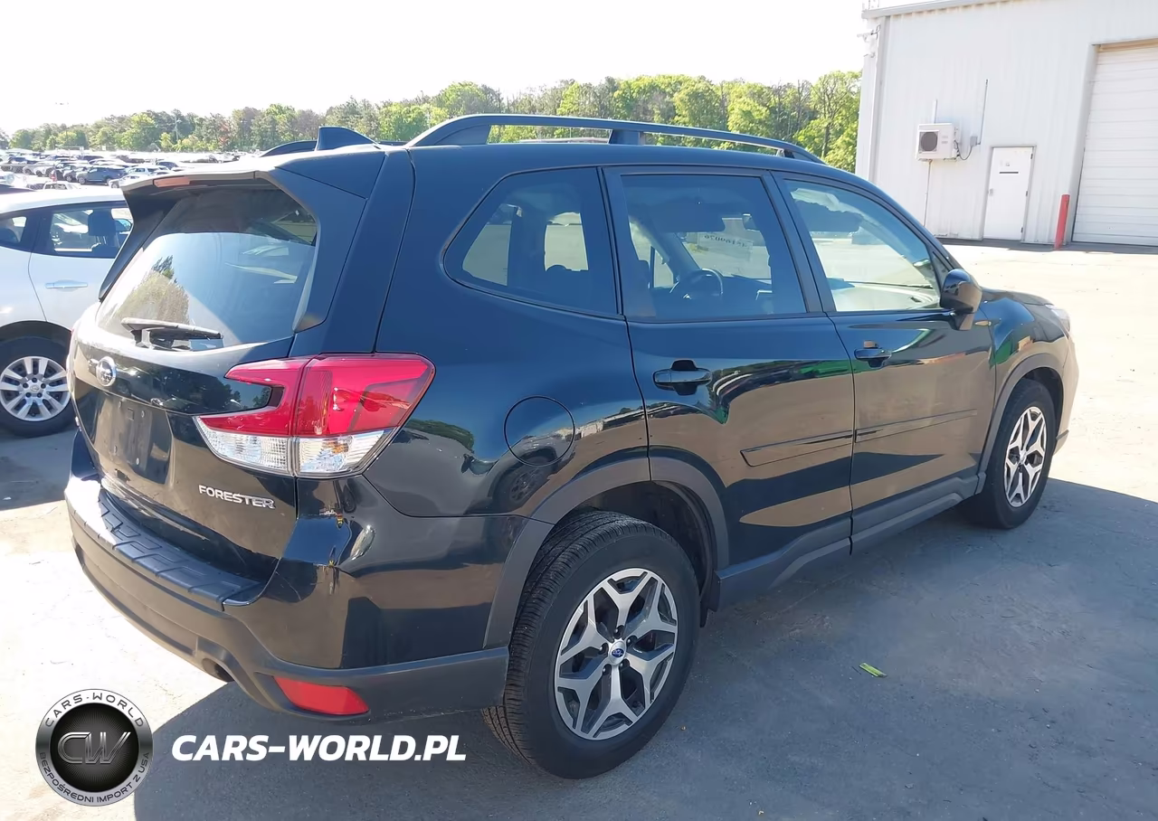 2020 Subaru Forester Premium VIN:JF2SKAGC2LH581677 - 4