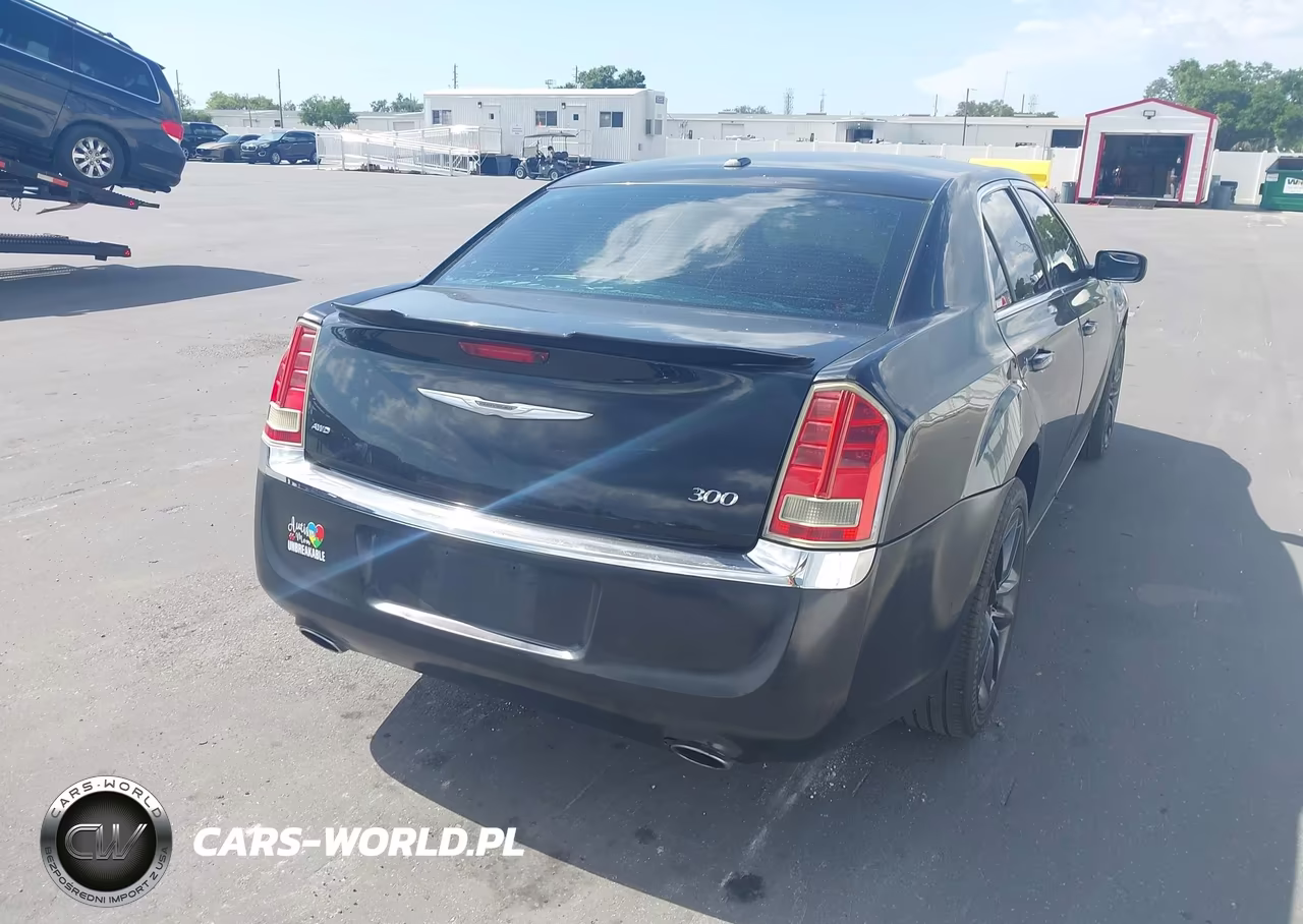 2014 Chrysler 300 VIN:2C3CCARG9EH341897 - 4