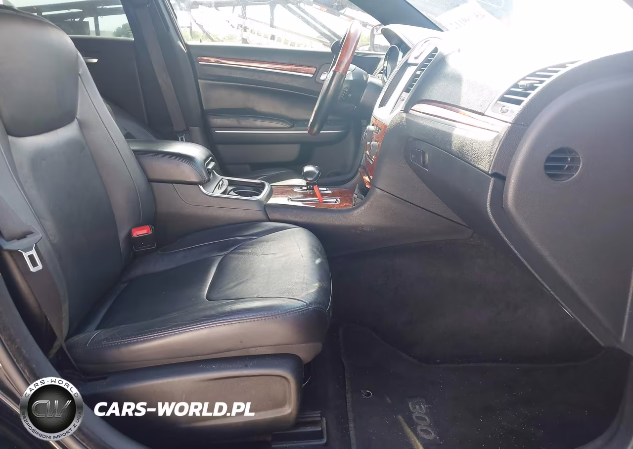 2014 Chrysler 300 VIN:2C3CCARG9EH341897 - 5