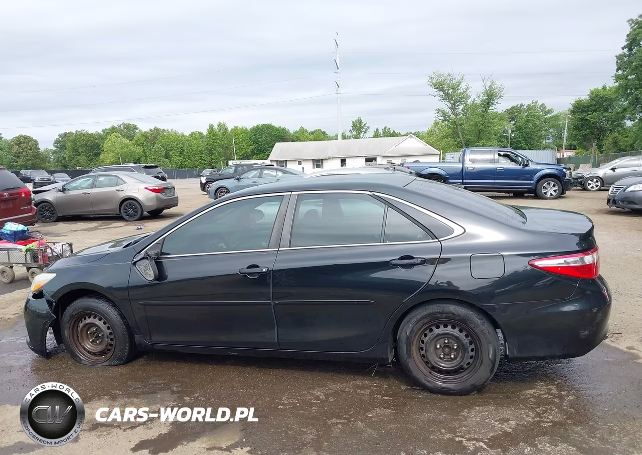 2015 Toyota Camry Le VIN:4T4BF1FK7FR497069 - 14