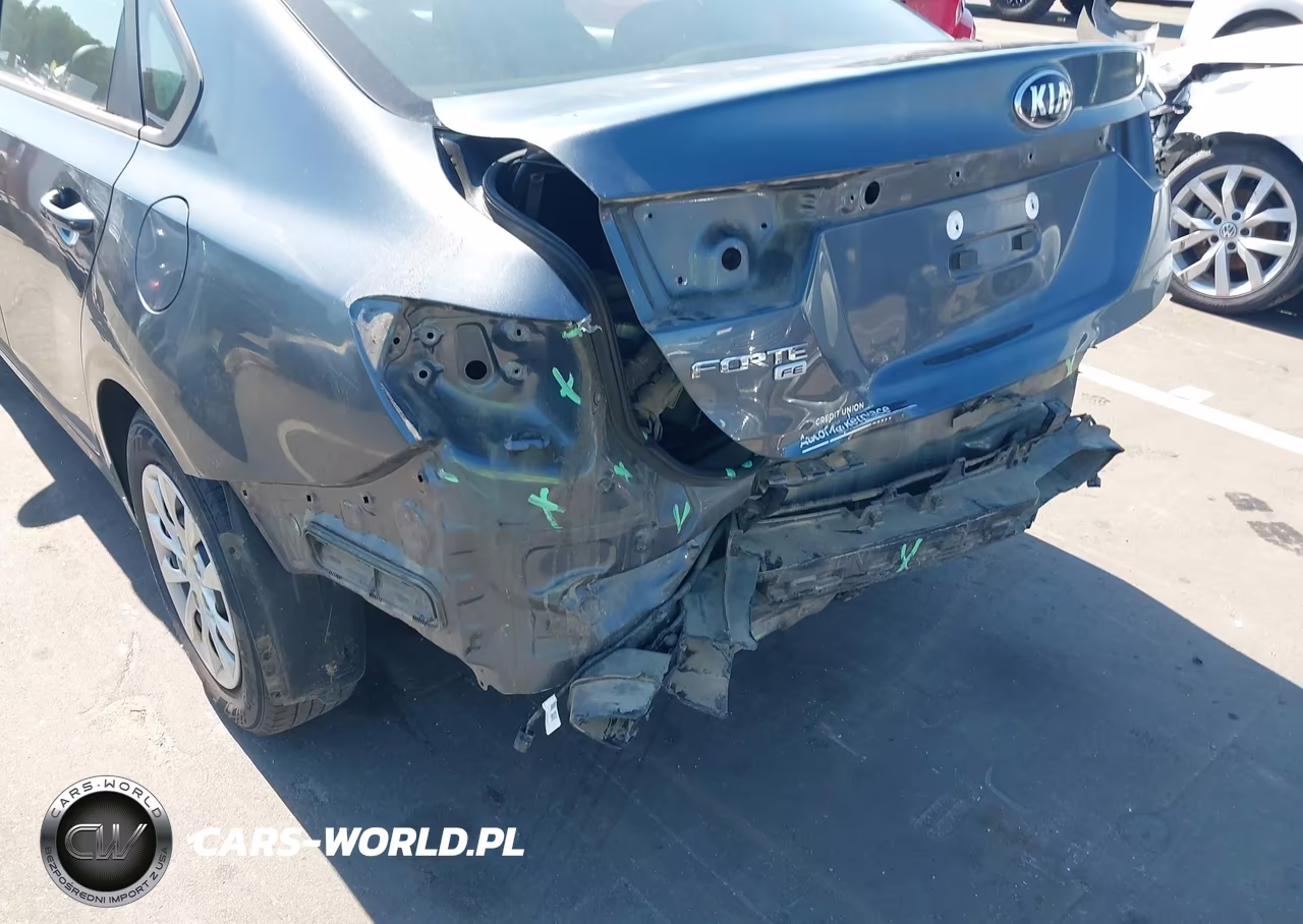 2020 Kia Forte Fe VIN:3KPF24AD6LE185129 - 18