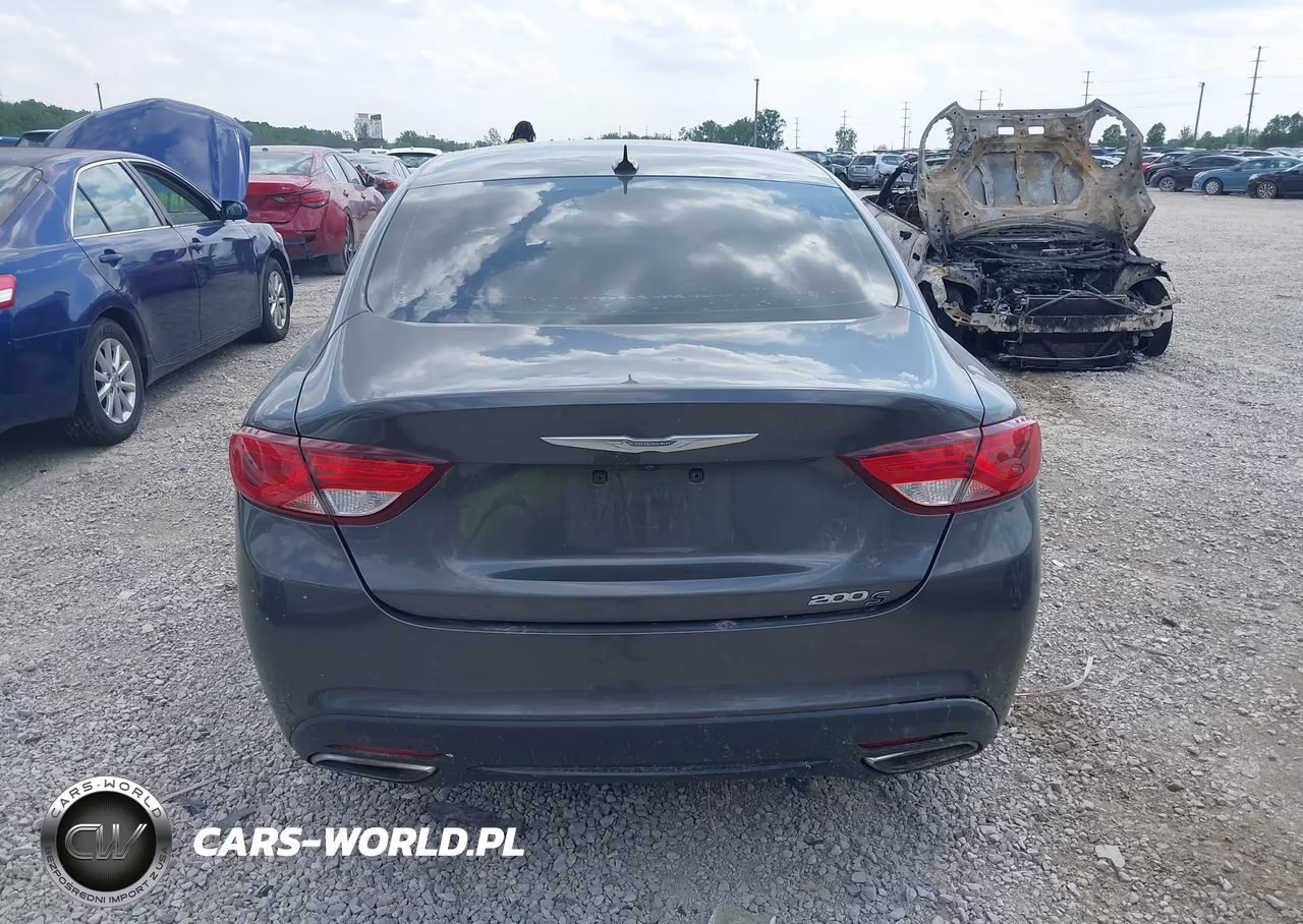 2015 Chrysler 200 S VIN:1C3CCCBG0FN644114 - 16