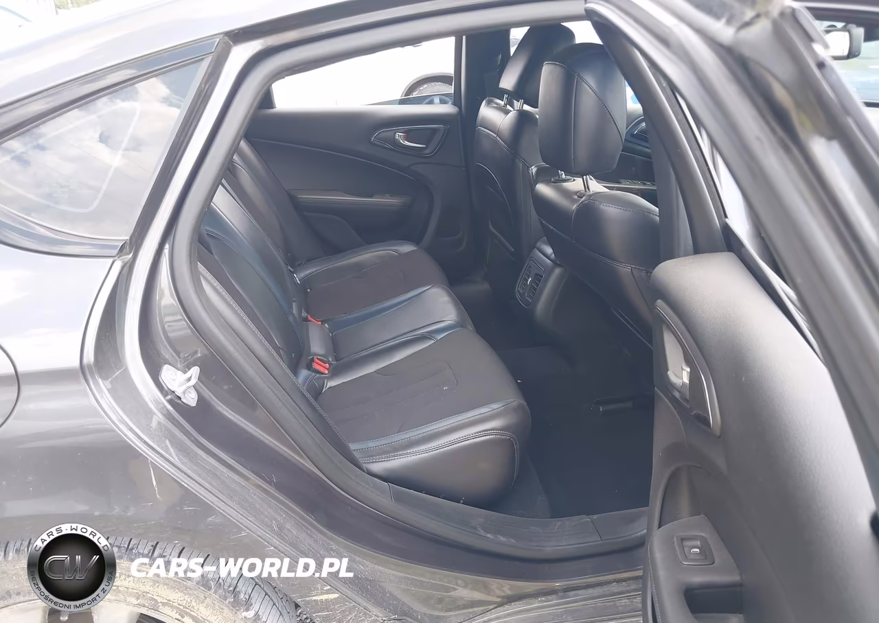 2015 Chrysler 200 S VIN:1C3CCCBG0FN644114 - 8