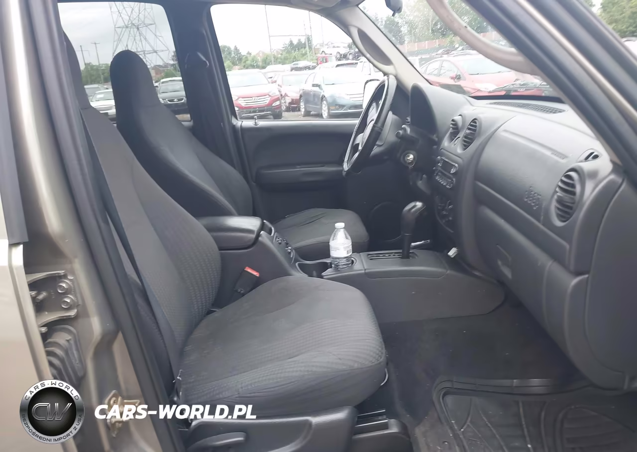 2003 Jeep Liberty Sport VIN:1J4GL48K03W671375 - 5