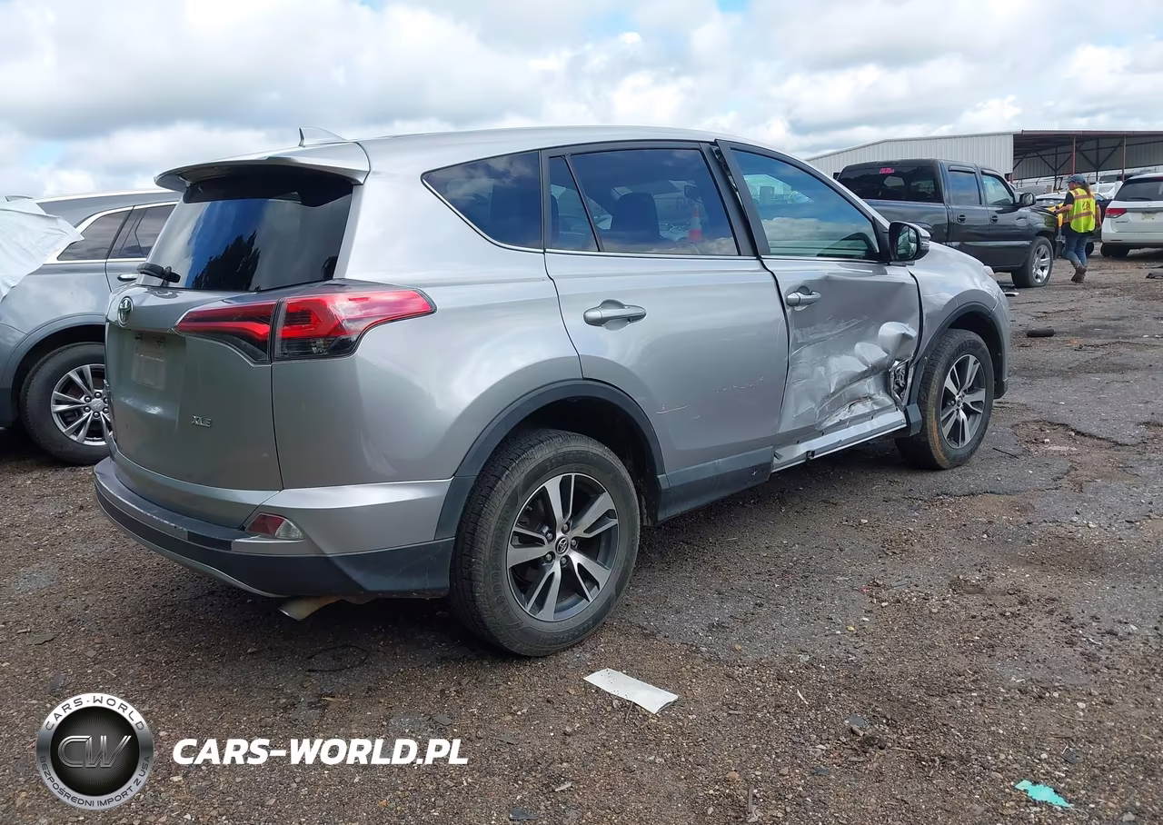 2018 Toyota Rav4 Xle VIN:2T3WFREV7JW410695 - 4