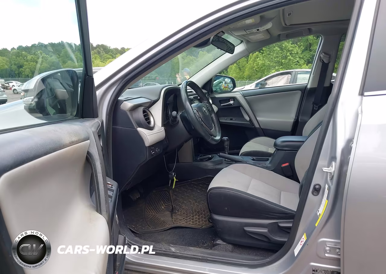 2018 Toyota Rav4 Xle VIN:2T3WFREV7JW410695 - 5