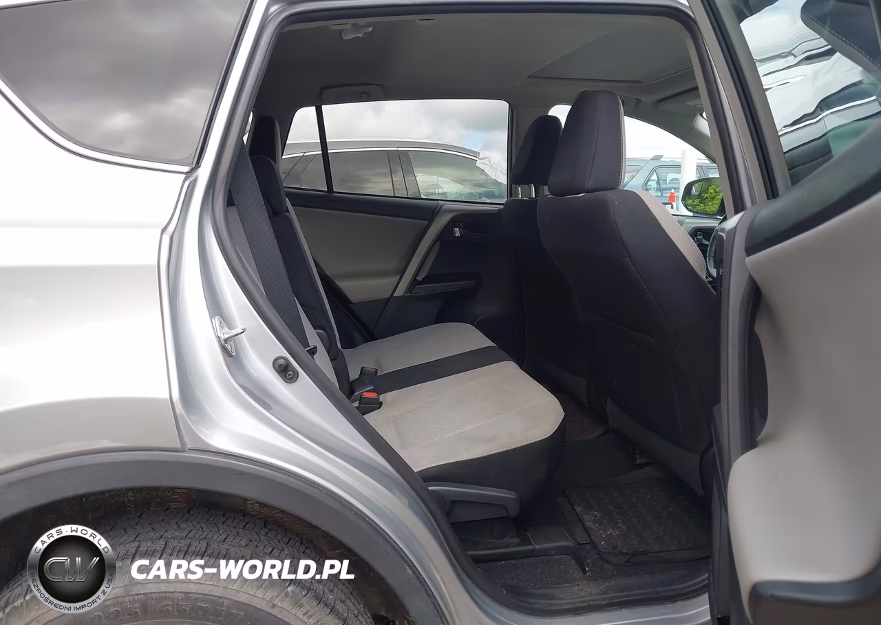 2018 Toyota Rav4 Xle VIN:2T3WFREV7JW410695 - 8