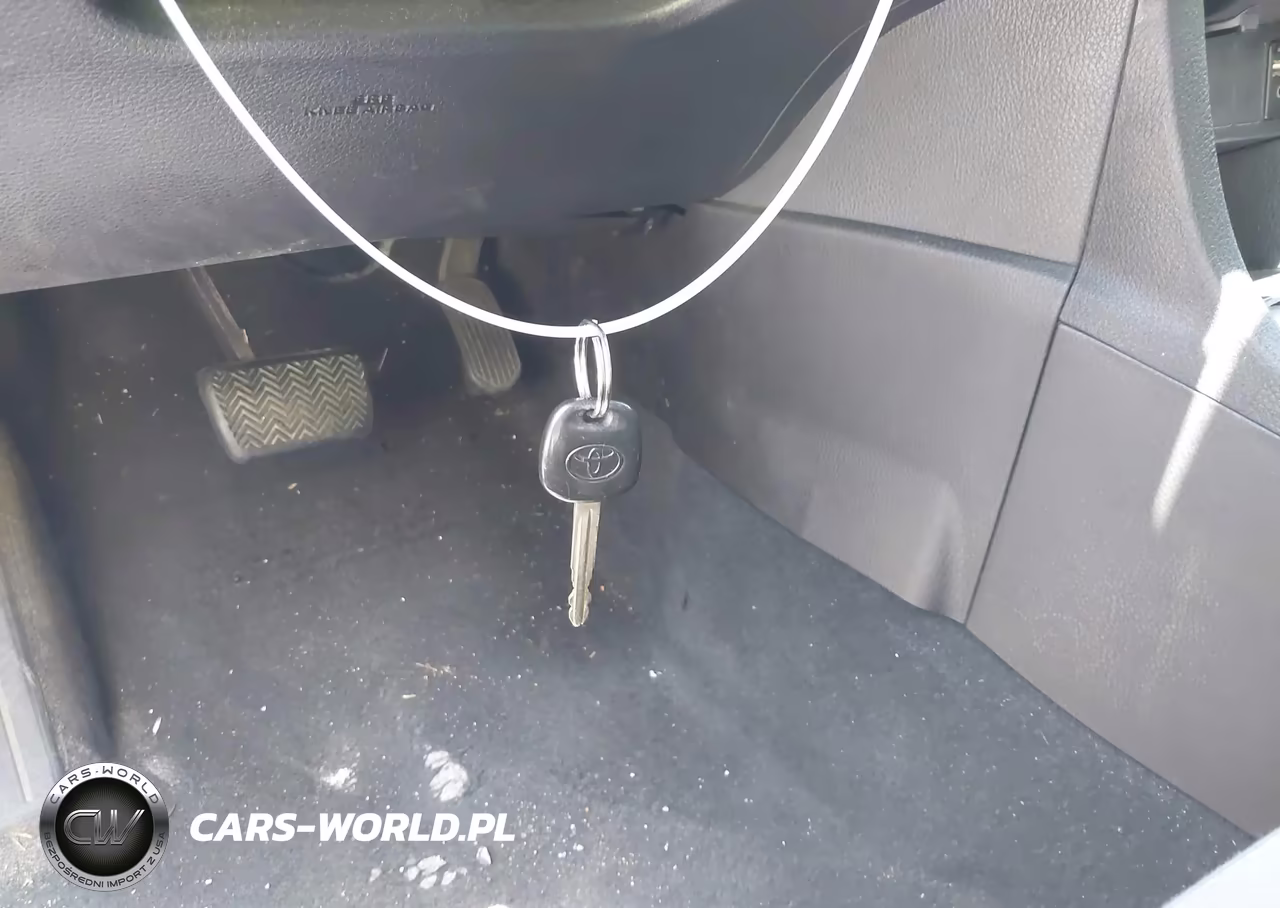 2014 Toyota Corolla L VIN:5YFBURHE0EP113364 - 11