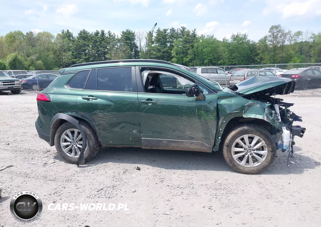 2024 Toyota Corolla Cross Le VIN:7MUCAABG7RV082559 - 12