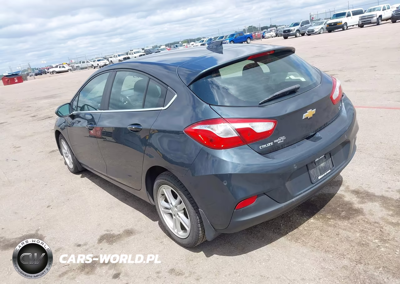 2018 Chevrolet Cruze Lt Auto VIN:3G1BE6SM9JS557618 - 3