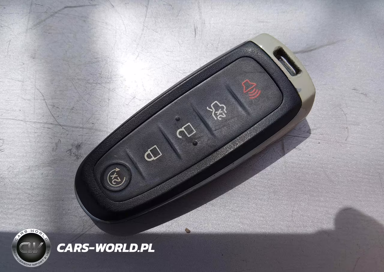 2017 Ford Escape Titanium VIN:1FMCU0J96HUA38962 - 11