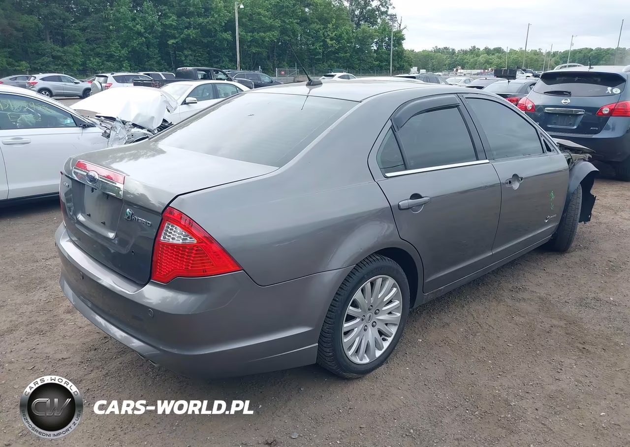 2010 Ford Fusion Hybrid VIN:3FADP0L34AR304720 - 4