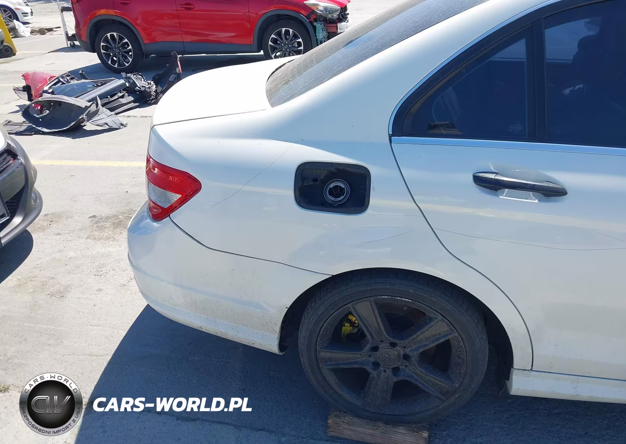 2010 Mercedes-Benz C 300 Sport VIN:WDDGF5EB7AF409041 - 6