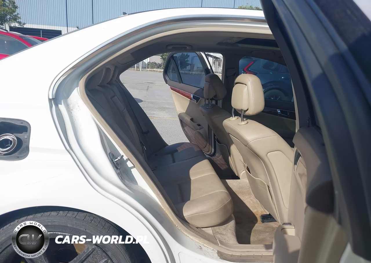 2010 Mercedes-Benz C 300 Sport VIN:WDDGF5EB7AF409041 - 8