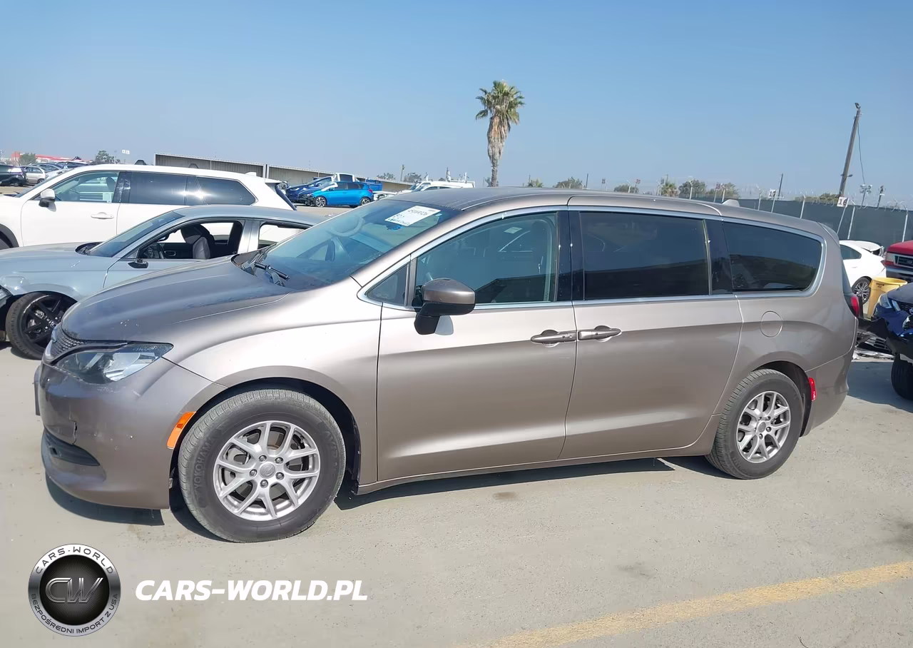 2017 Chrysler Pacifica Touring VIN:2C4RC1DG9HR544266 - 15