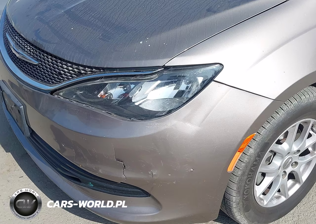 2017 Chrysler Pacifica Touring VIN:2C4RC1DG9HR544266 - 6