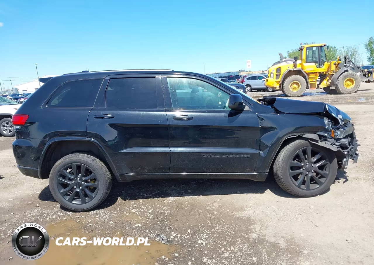 2017 Jeep Grand Cherokee Altitude 4X4 VIN:1C4RJFAGXHC819255 - 13