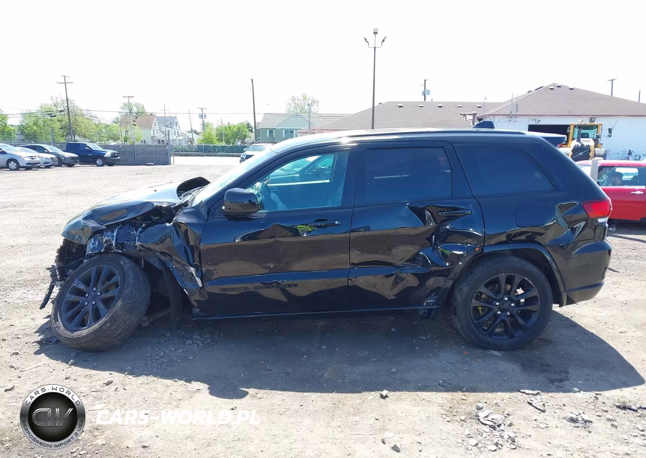 2017 Jeep Grand Cherokee Altitude 4X4 VIN:1C4RJFAGXHC819255 - 14