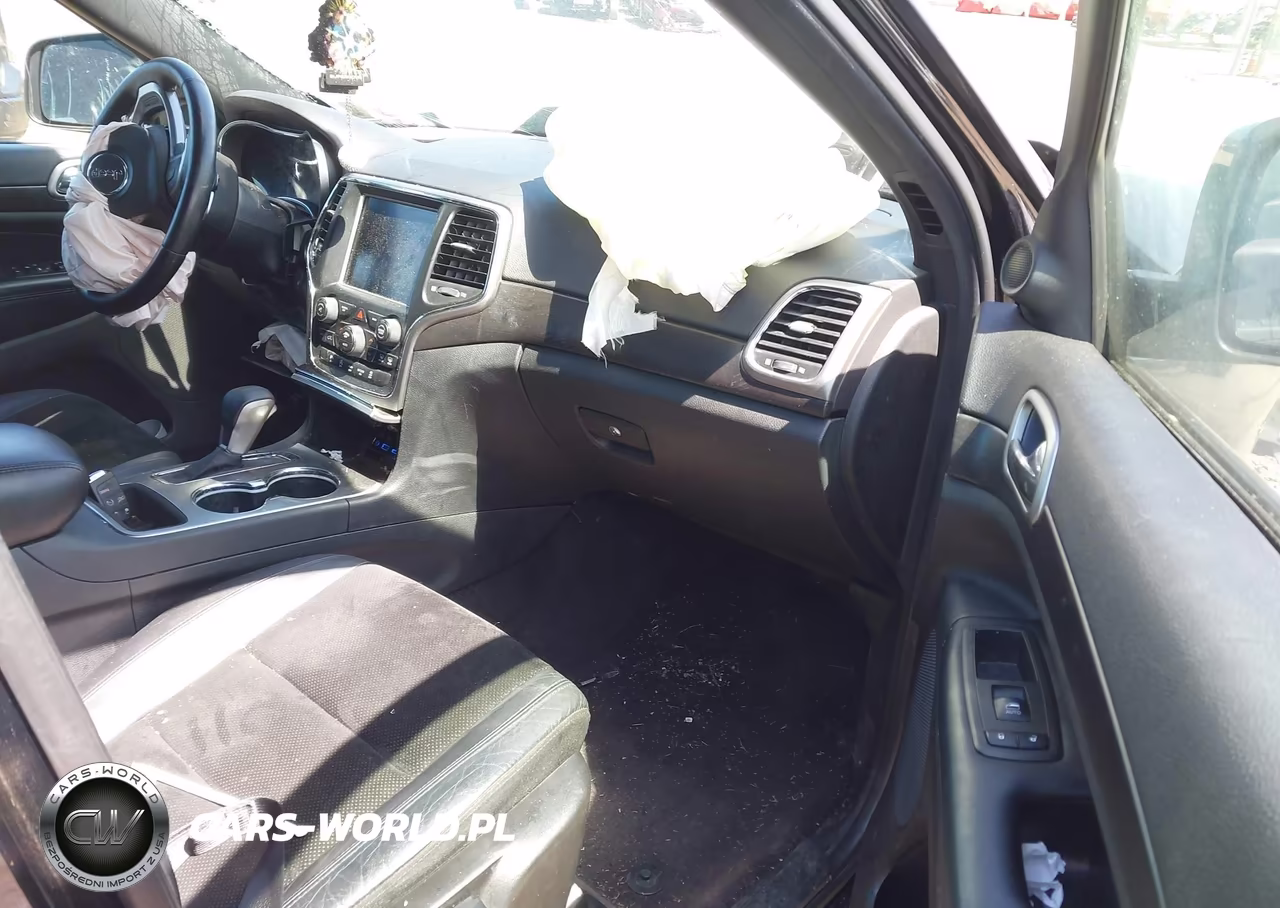2017 Jeep Grand Cherokee Altitude 4X4 VIN:1C4RJFAGXHC819255 - 5