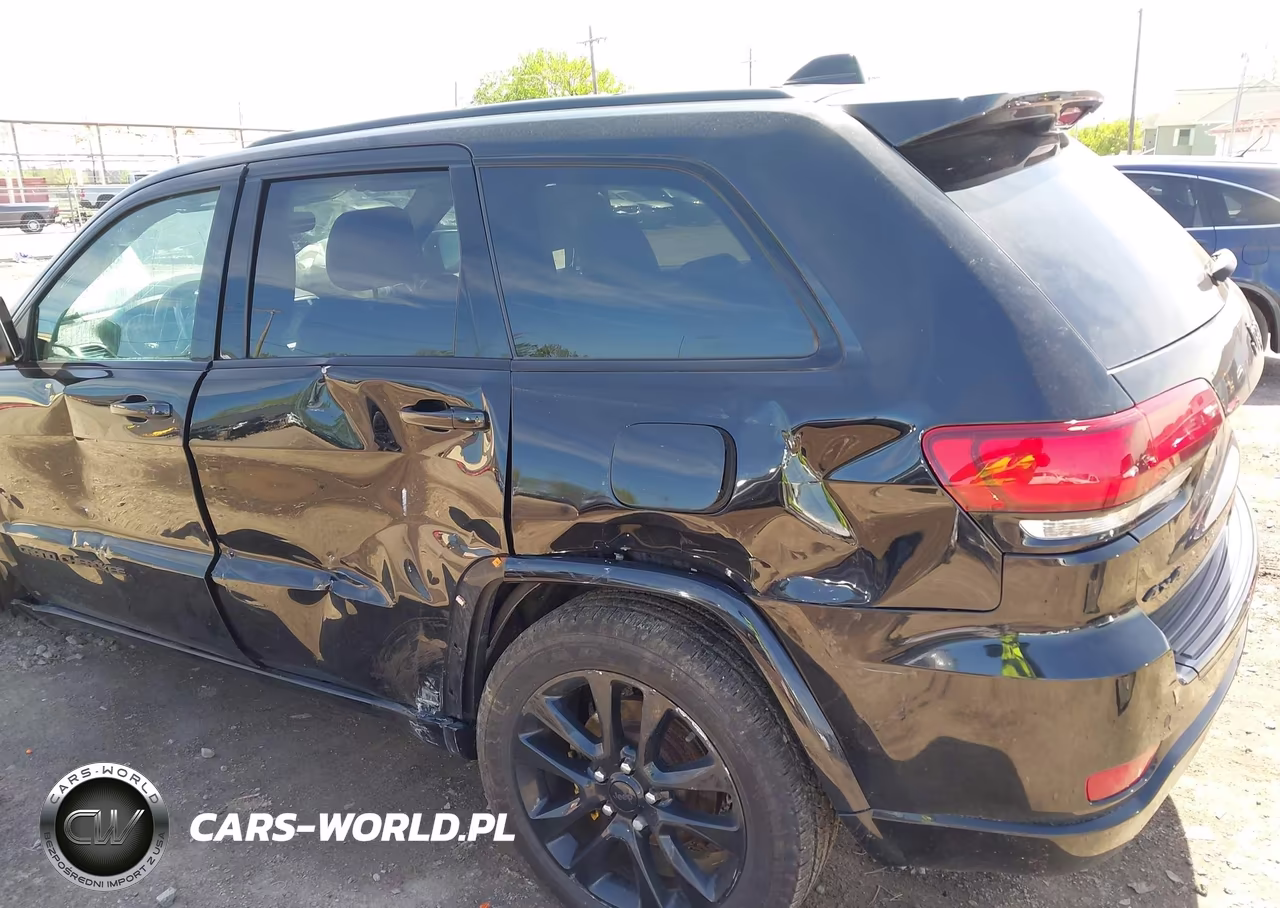 2017 Jeep Grand Cherokee Altitude 4X4 VIN:1C4RJFAGXHC819255 - 6