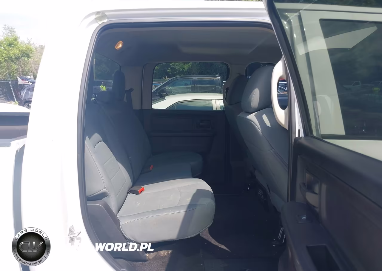 2018 Ram 2500 Tradesman 4X4 6'4 Box VIN:3C6UR5CJXJG116397 - 8