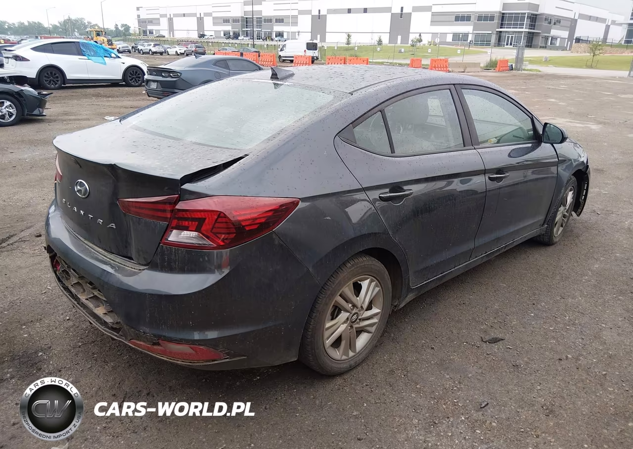 2020 Hyundai Elantra Sel VIN:5NPD84LF4LH582418 - 4