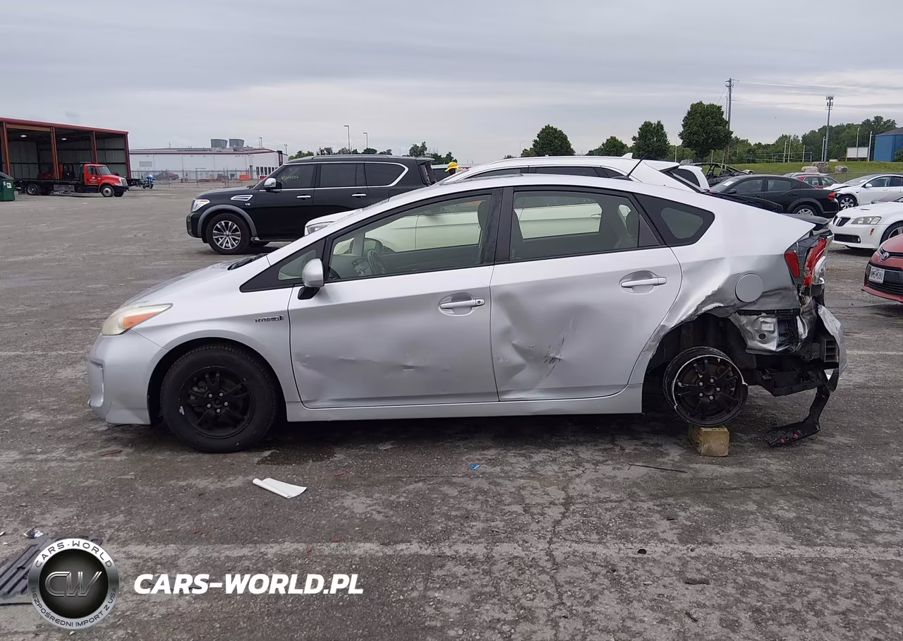 2013 Toyota Prius Four VIN:JTDKN3DU2D5545750 - 14