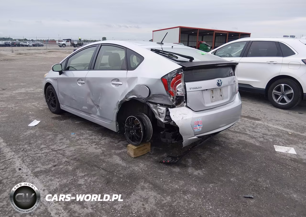 2013 Toyota Prius Four VIN:JTDKN3DU2D5545750 - 3