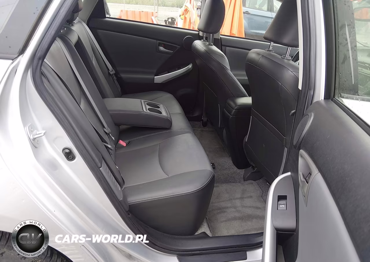 2013 Toyota Prius Four VIN:JTDKN3DU2D5545750 - 8