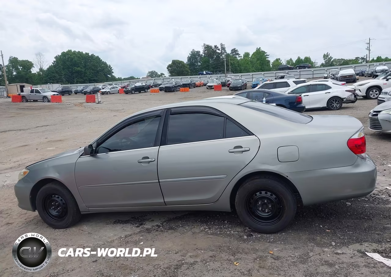 2005 Toyota Camry Le VIN:4T1BE30K25U528941 - 14
