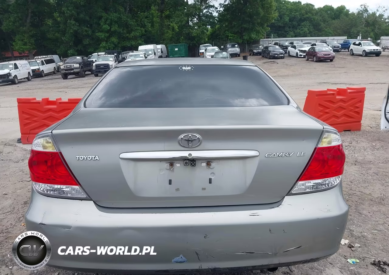 2005 Toyota Camry Le VIN:4T1BE30K25U528941 - 16
