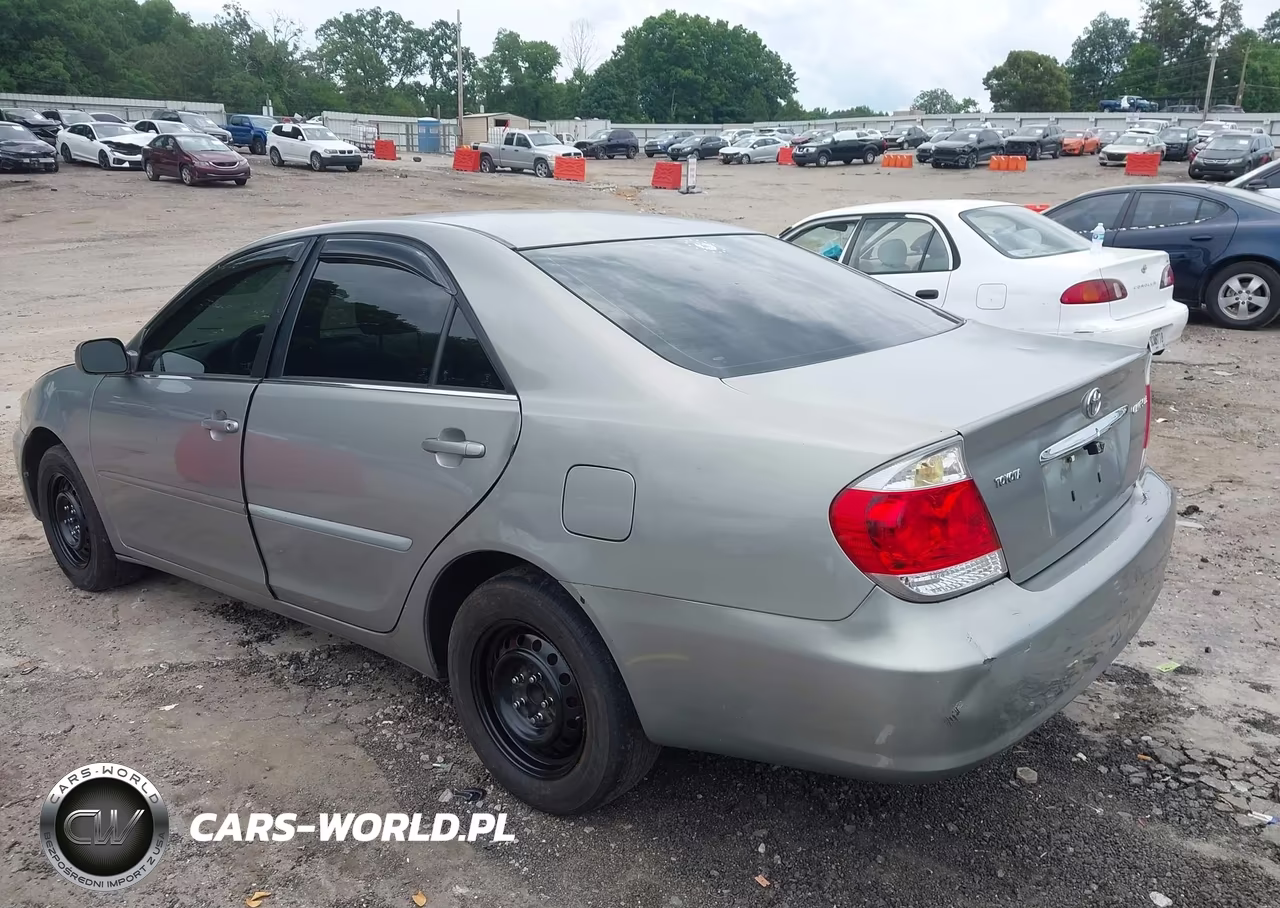2005 Toyota Camry Le VIN:4T1BE30K25U528941 - 3