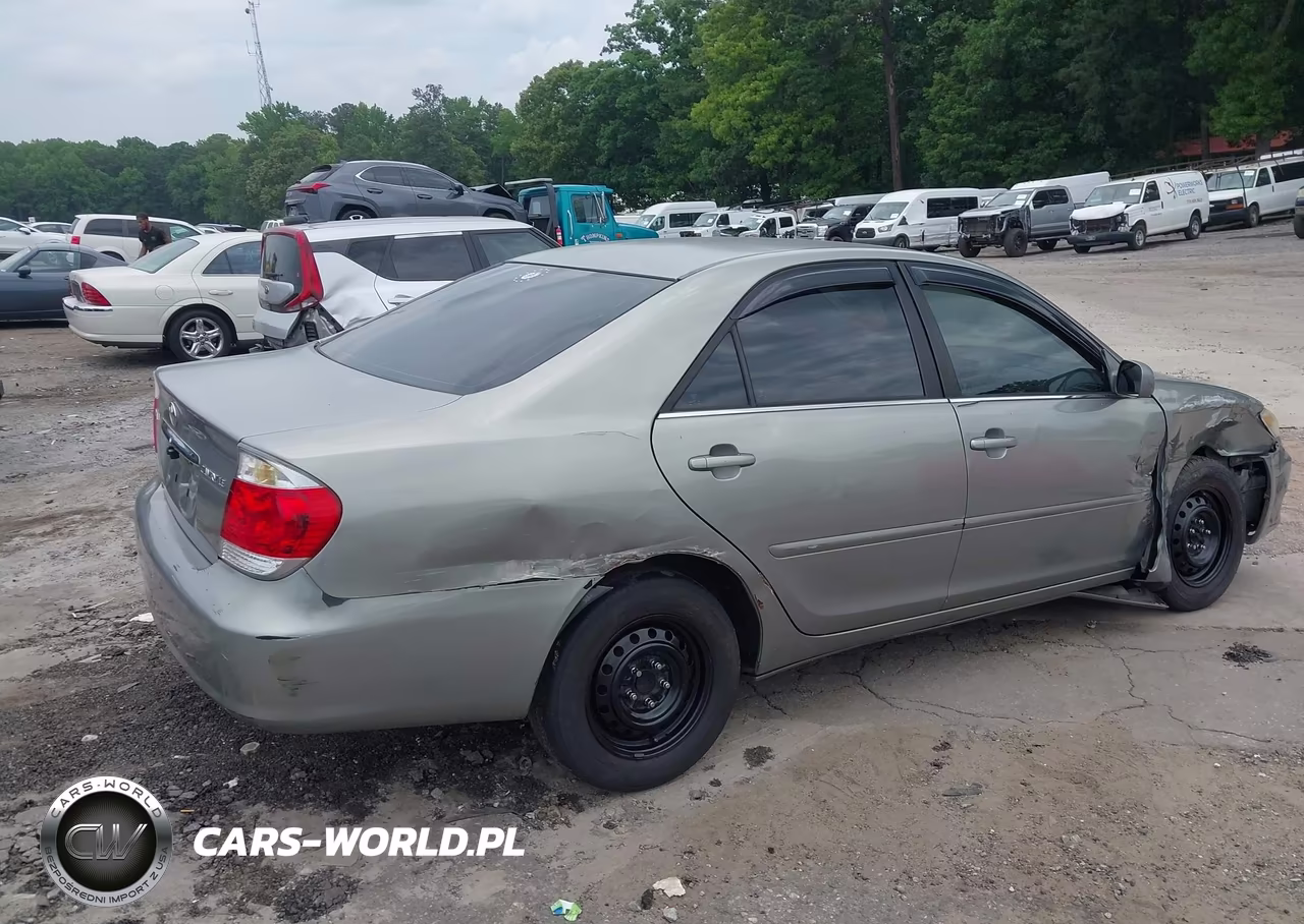 2005 Toyota Camry Le VIN:4T1BE30K25U528941 - 4