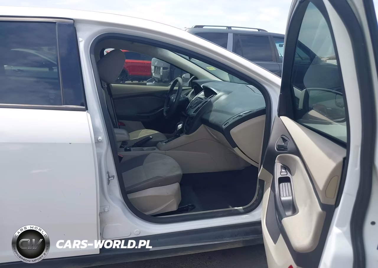 2012 Ford Focus Se VIN:1FAHP3F23CL338249 - 5
