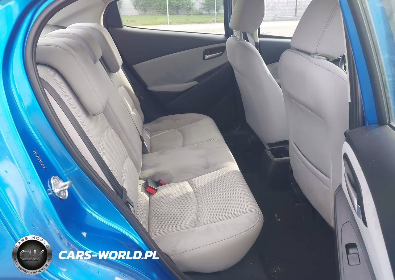2019 Toyota Yaris Le VIN:3MYDLBYV4KY521544 - 8