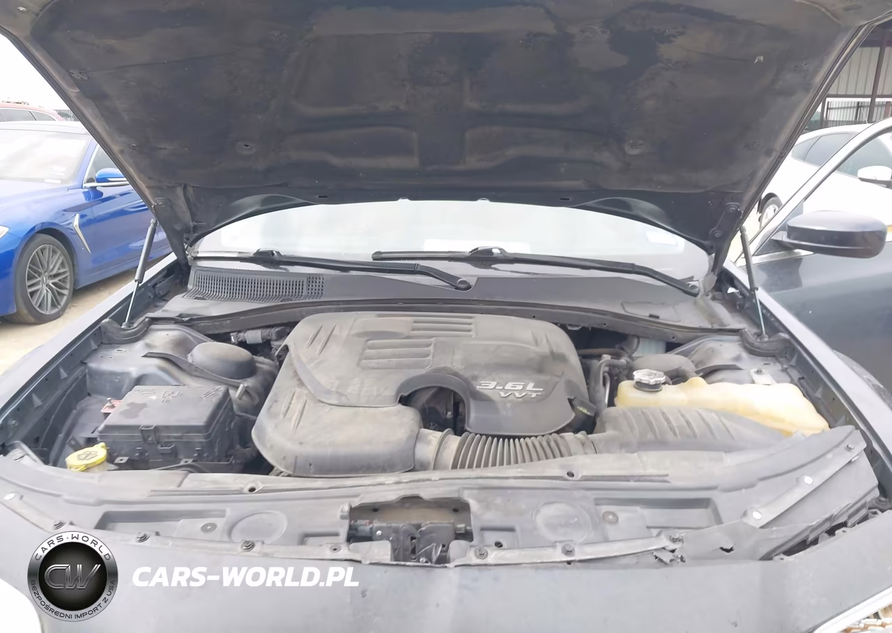 2018 Chrysler 300 Touring VIN:2C3CCAAG7JH208223 - 10