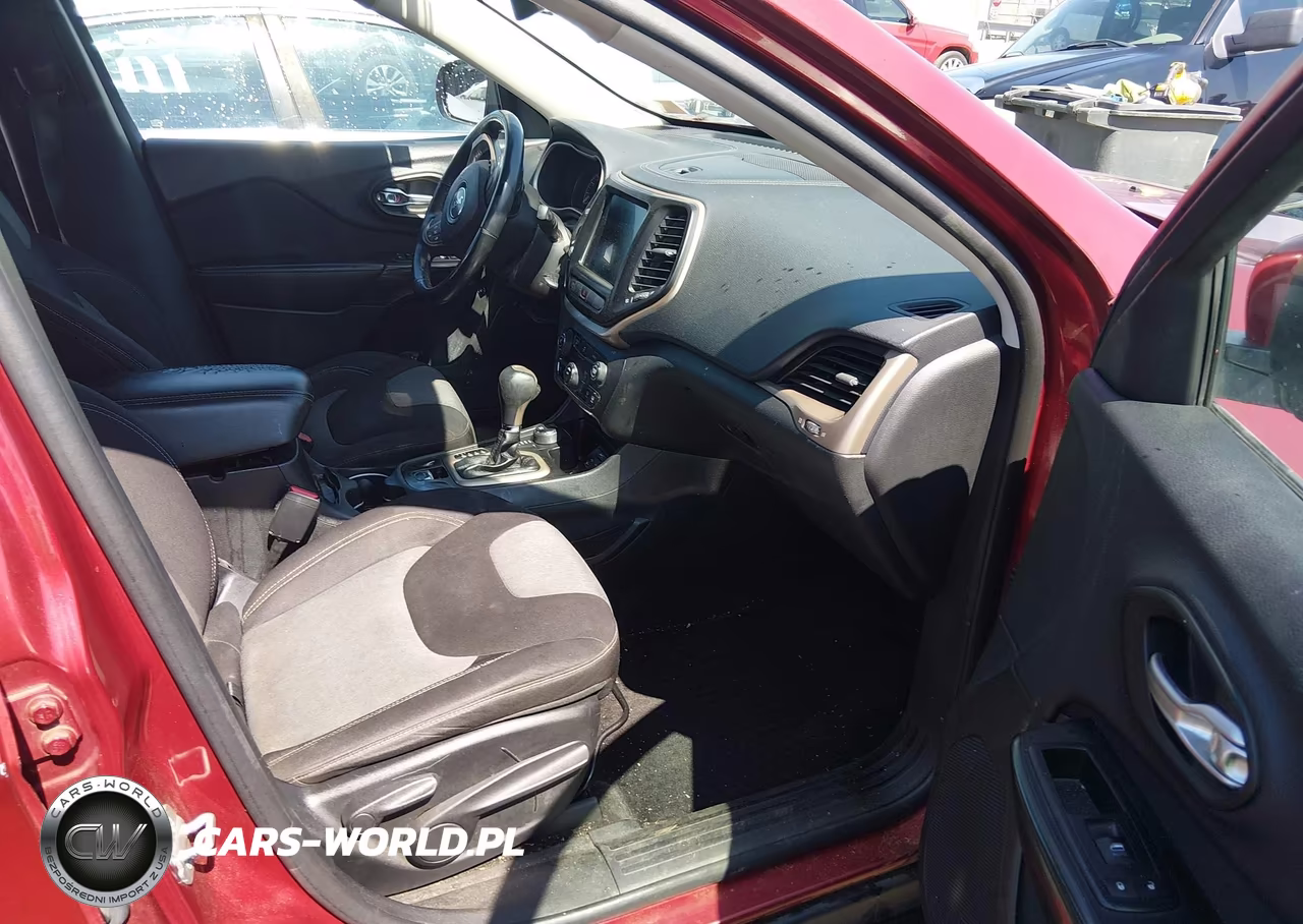 2014 Jeep Cherokee Latitude VIN:1C4PJMCS5EW317695 - 5