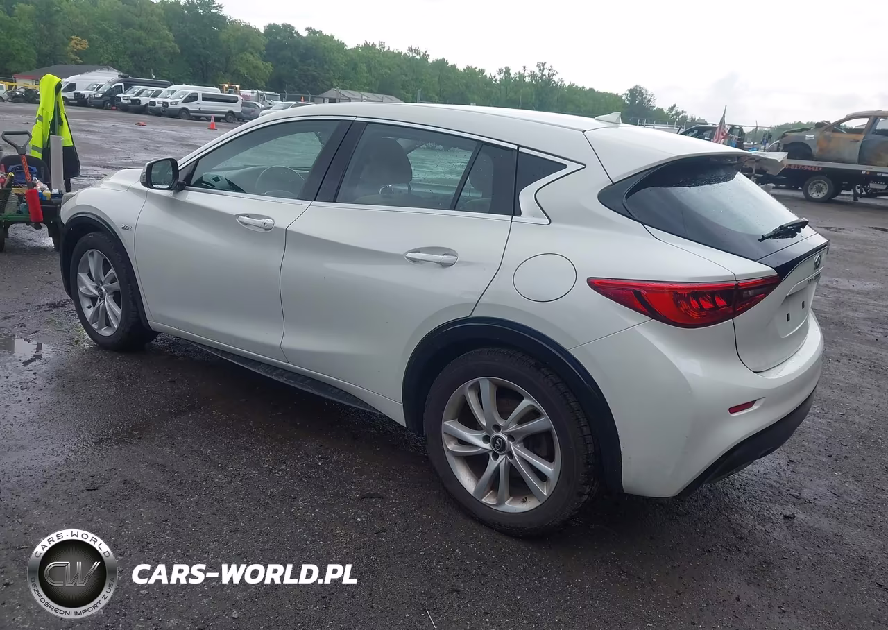 2017 Infiniti Qx30 Luxury VIN:SJKCH5CP8HA037313 - 3