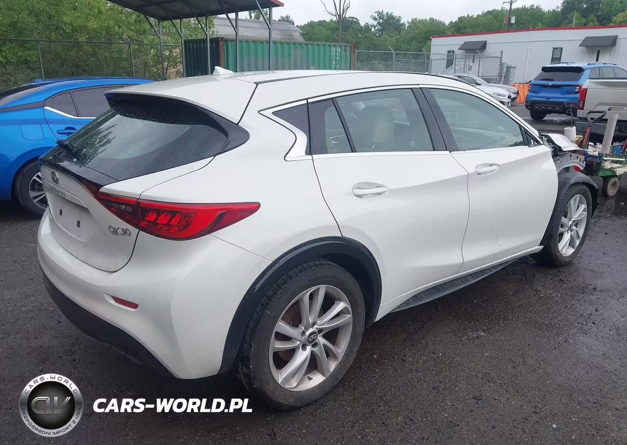 2017 Infiniti Qx30 Luxury VIN:SJKCH5CP8HA037313 - 4