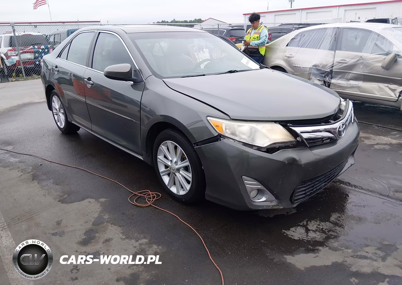 2012 Toyota Camry Xle V6 – zdjęcie 1 z 16