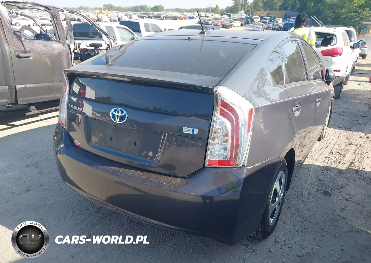 2014 Toyota Prius VIN:JTDKN3DU2E0369703 - 4