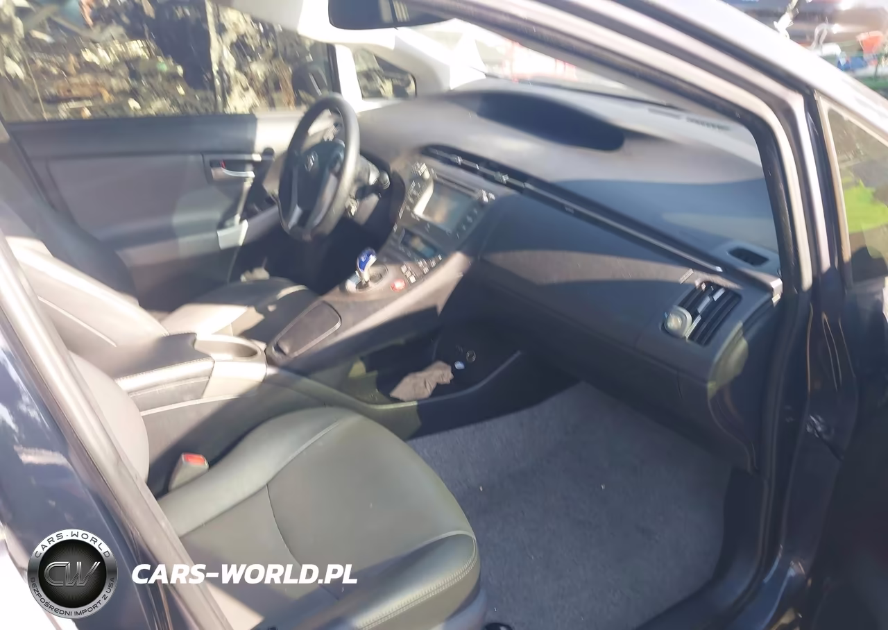 2014 Toyota Prius VIN:JTDKN3DU2E0369703 - 5