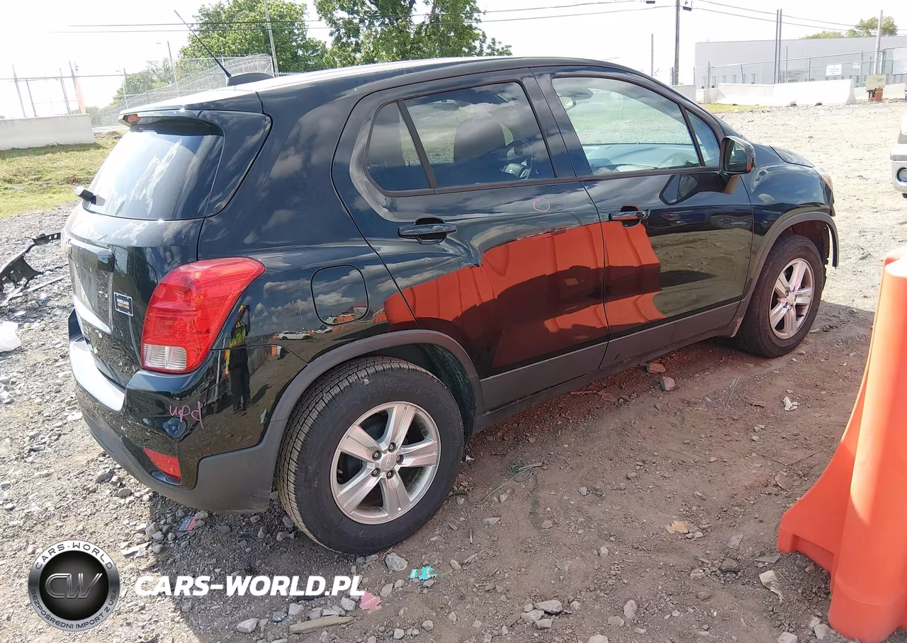 2019 Chevrolet Trax Ls VIN:3GNCJKSB0KL389658 - 4